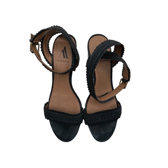 Ava & Aiden Blue Leather Ankle Wrap Block Heel Sandals Size 7 1/2 Women's - Picture 5 of 10